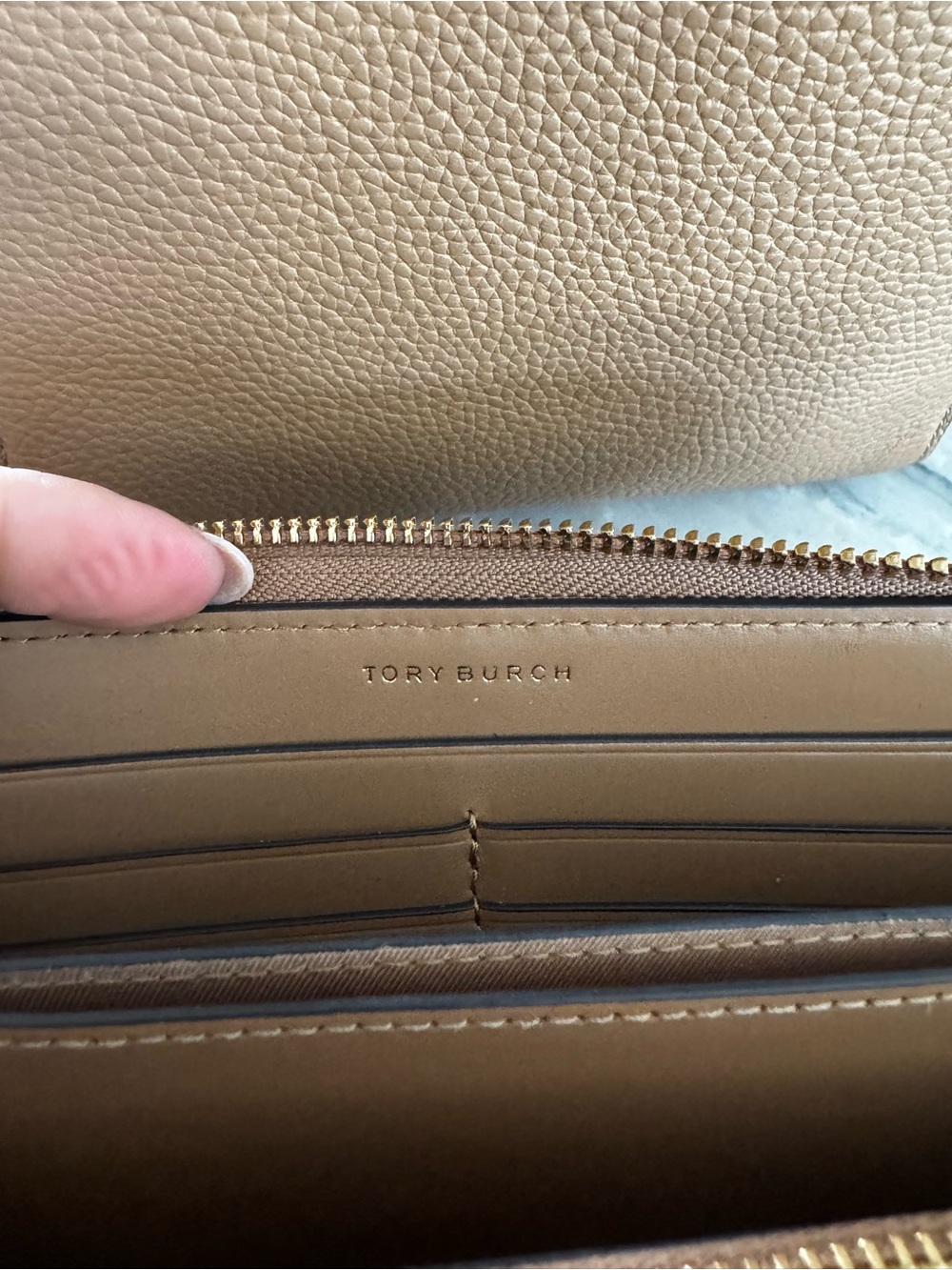 Tory Burch Pebble Leather McGraw Wallet - Picture 5 of 6